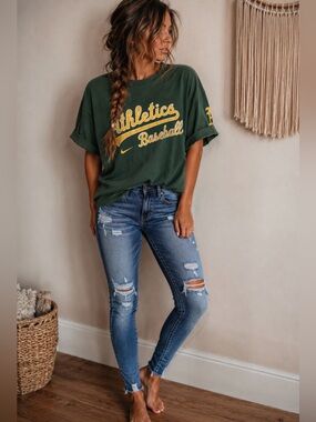 NWT Nike MLB Oakland Athletics Tee Shirt